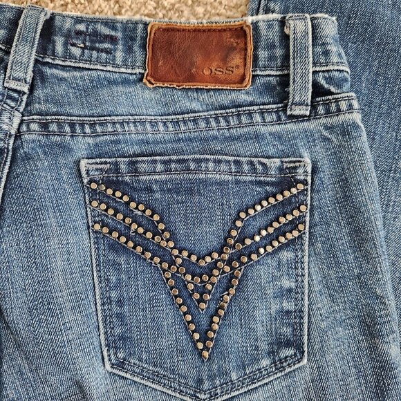 Vigoss Fit/Straight Leg Light Wash Blue Studded Jeans - Picture 3 of 11